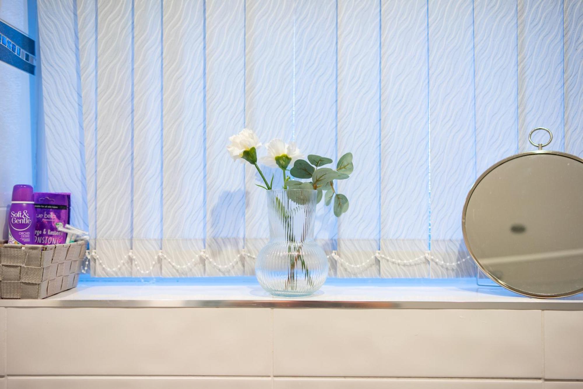 Cozy Rooms In Shared Accommodation Near Anfield Stadium With Parking And Wifi Liverpool Exterior photo