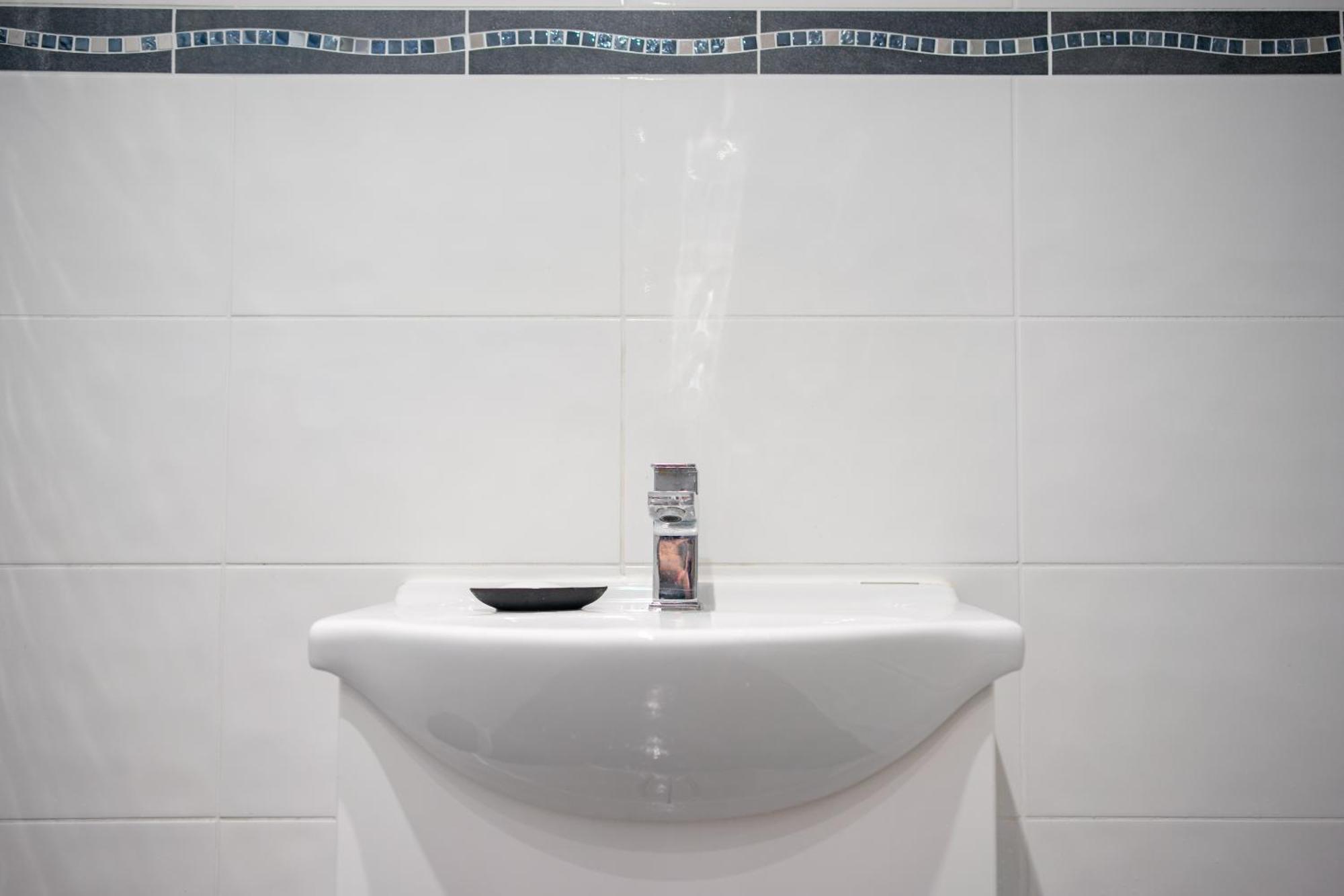 Cozy Rooms In Shared Accommodation Near Anfield Stadium With Parking And Wifi Liverpool Exterior photo